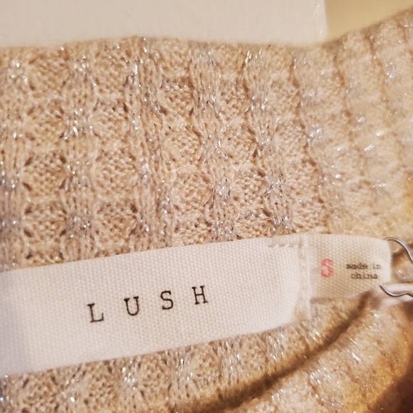 Crop long sleeve top goldish/cream in color size small - Picture 2 of 2